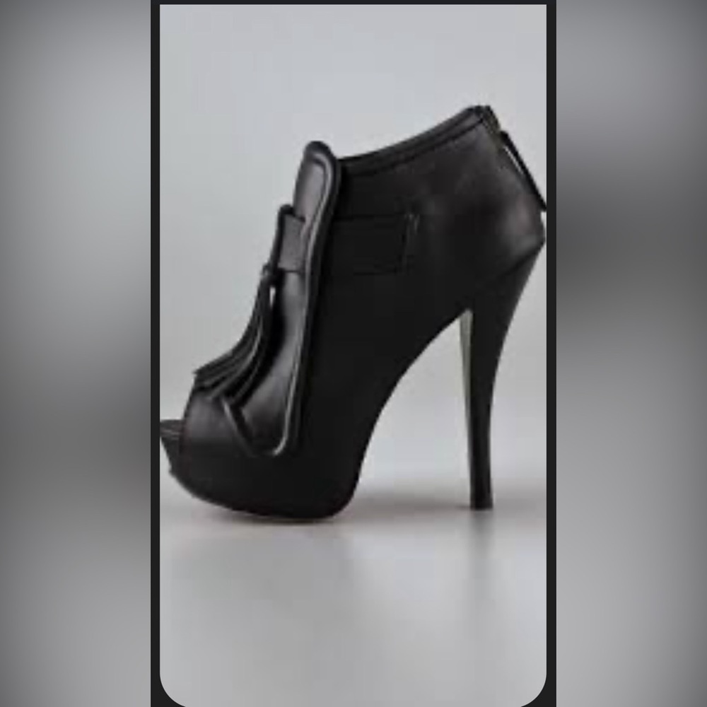 L.A.M.B Gwen Stefani Nathan black leather tassle, platform...